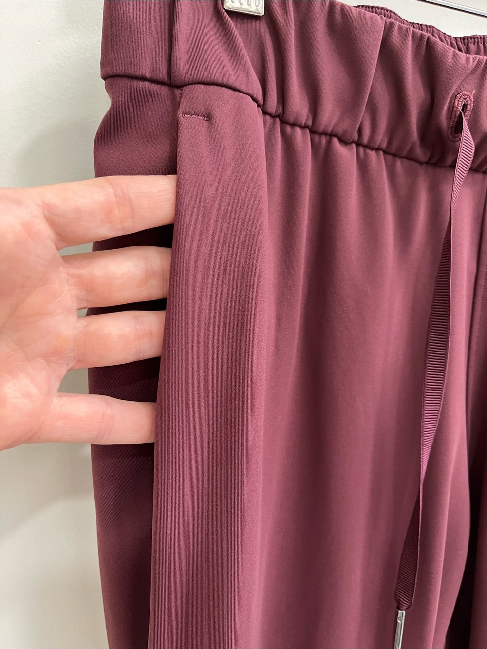 Lululemon On The Fly Pants Maroon Burgundy Size 6 - Picture 9 of 15